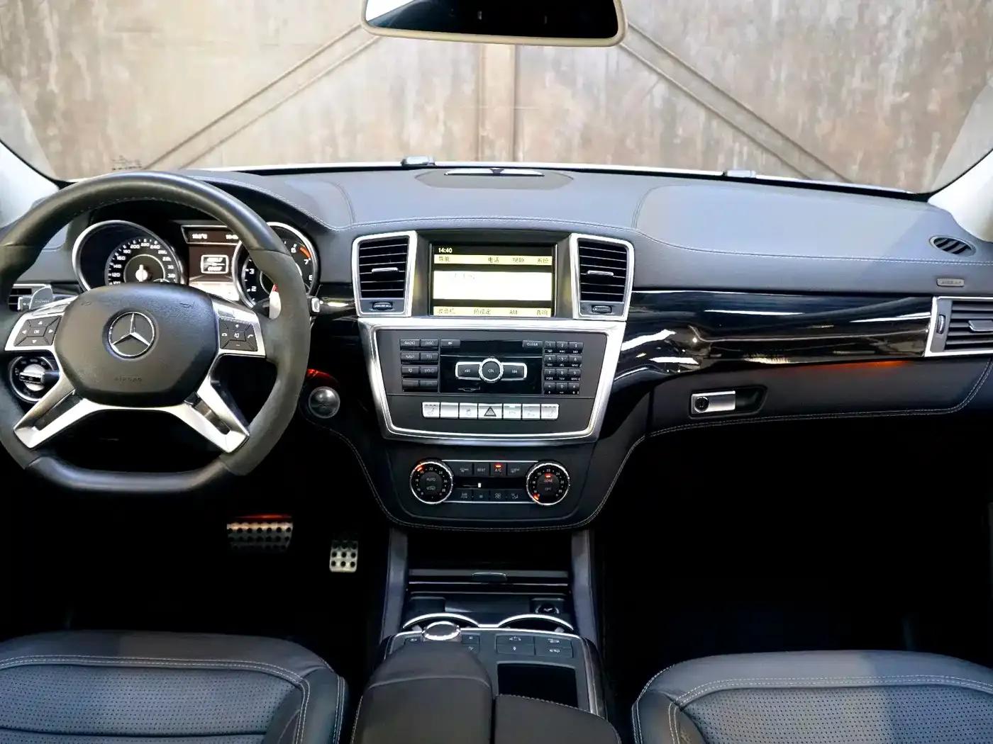 2012 Mercedes-Benz M-Class AMG ML 63 — миниатюра 7