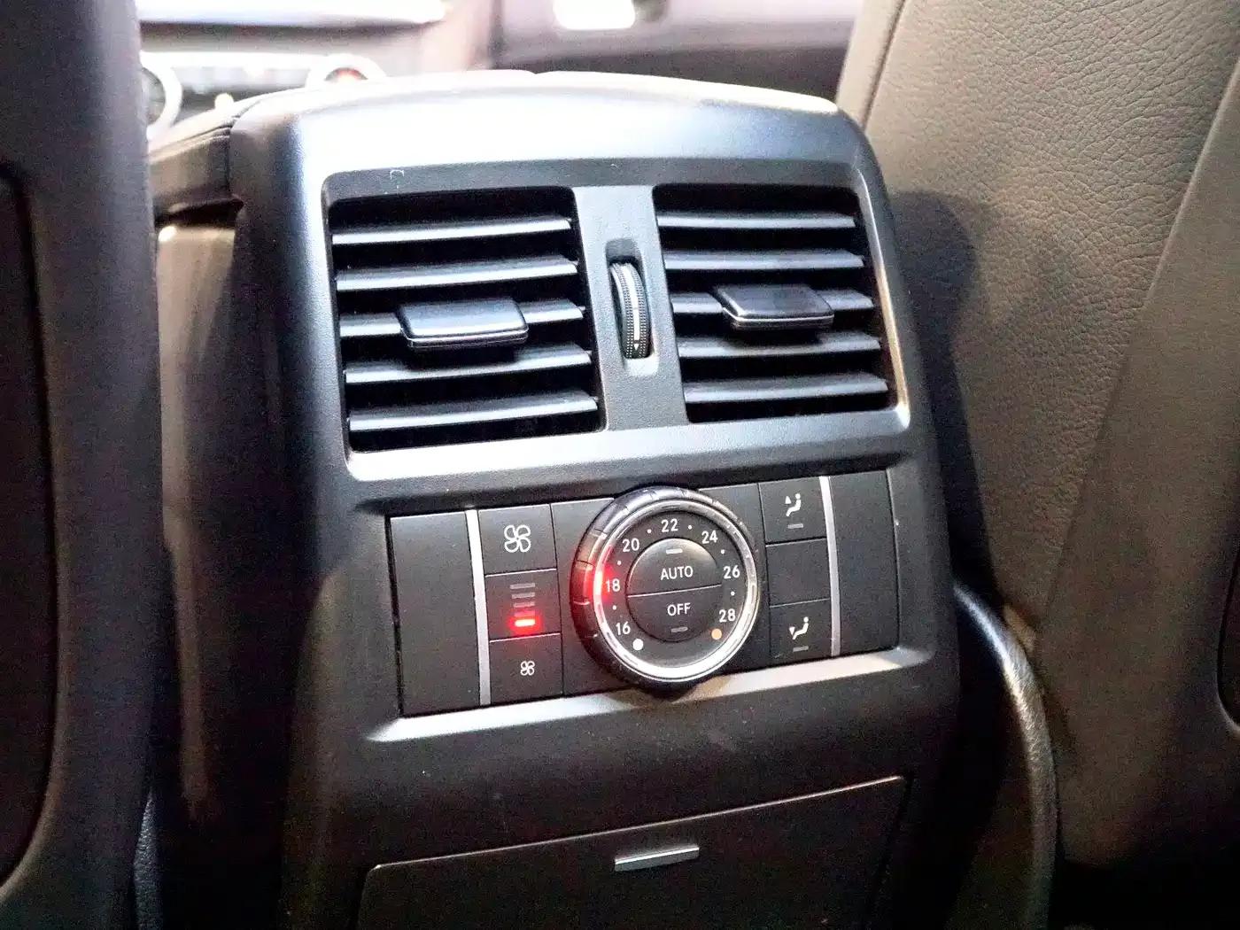 2012 Mercedes-Benz M-Class AMG ML 63 — миниатюра 10