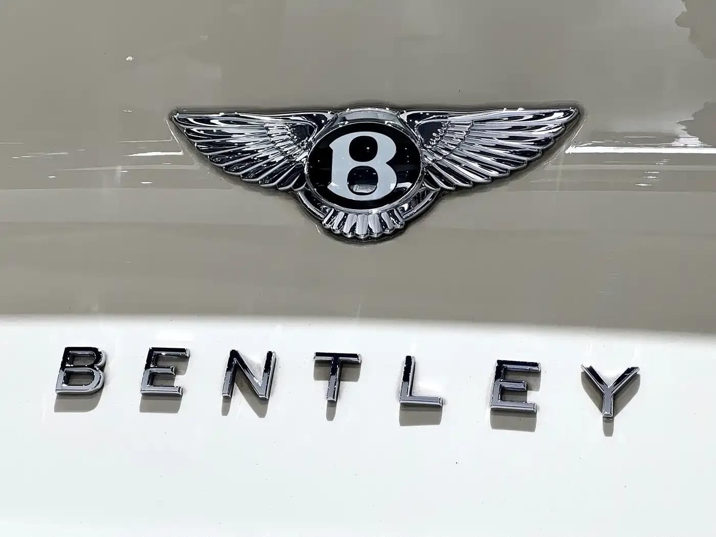 Bentayga Plug-in Hybrid 2021 3.0T PHEV — миниатюра 13