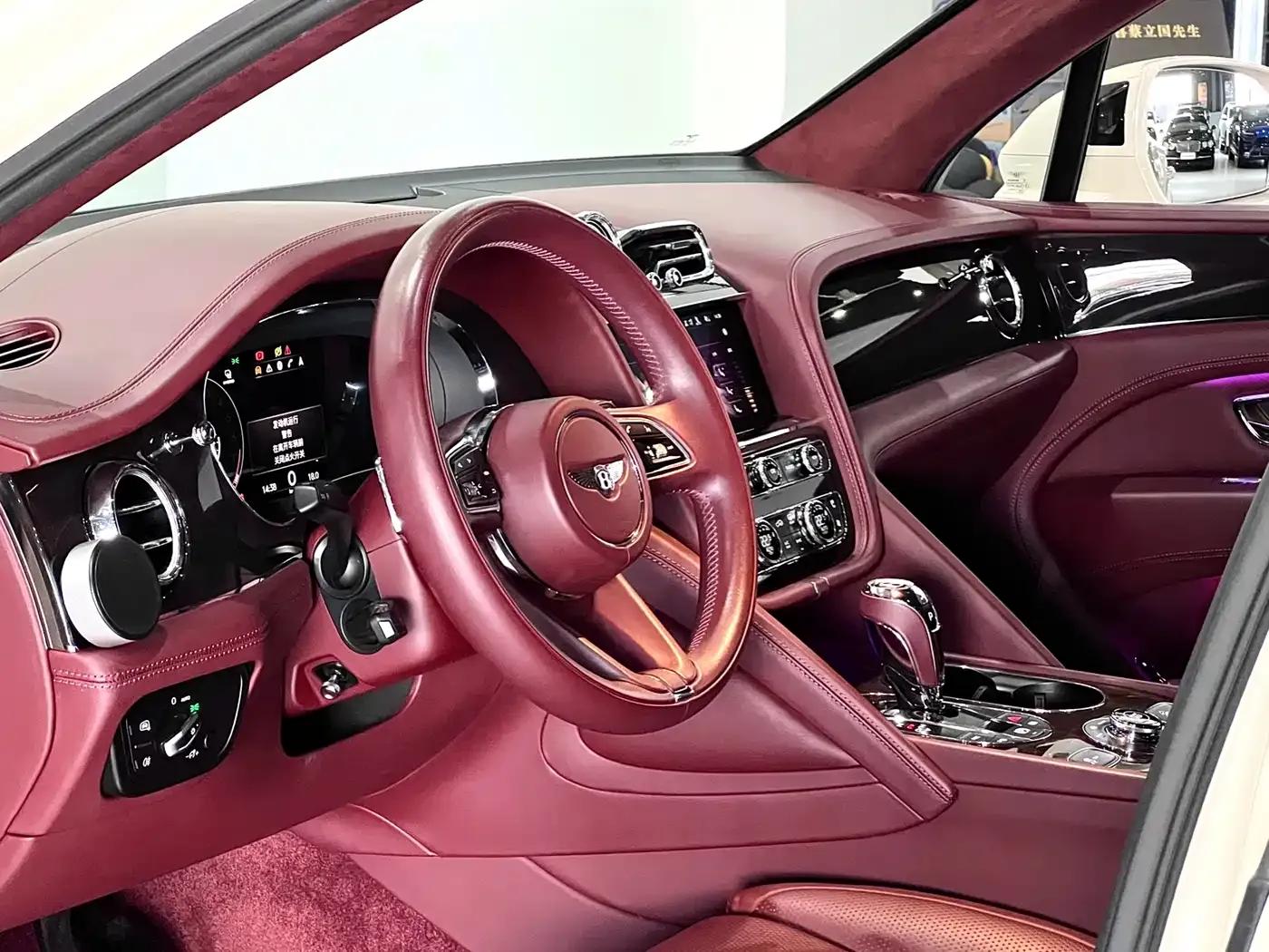Bentayga Plug-in Hybrid 2021 3.0T PHEV — миниатюра 18