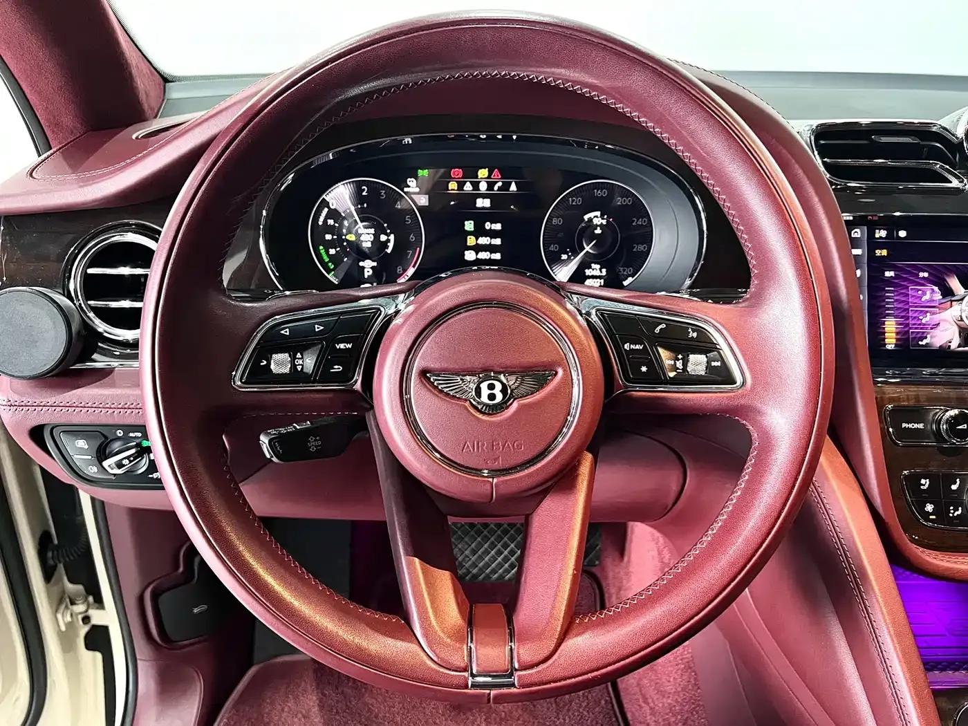 Bentayga Plug-in Hybrid 2021 3.0T PHEV — миниатюра 21