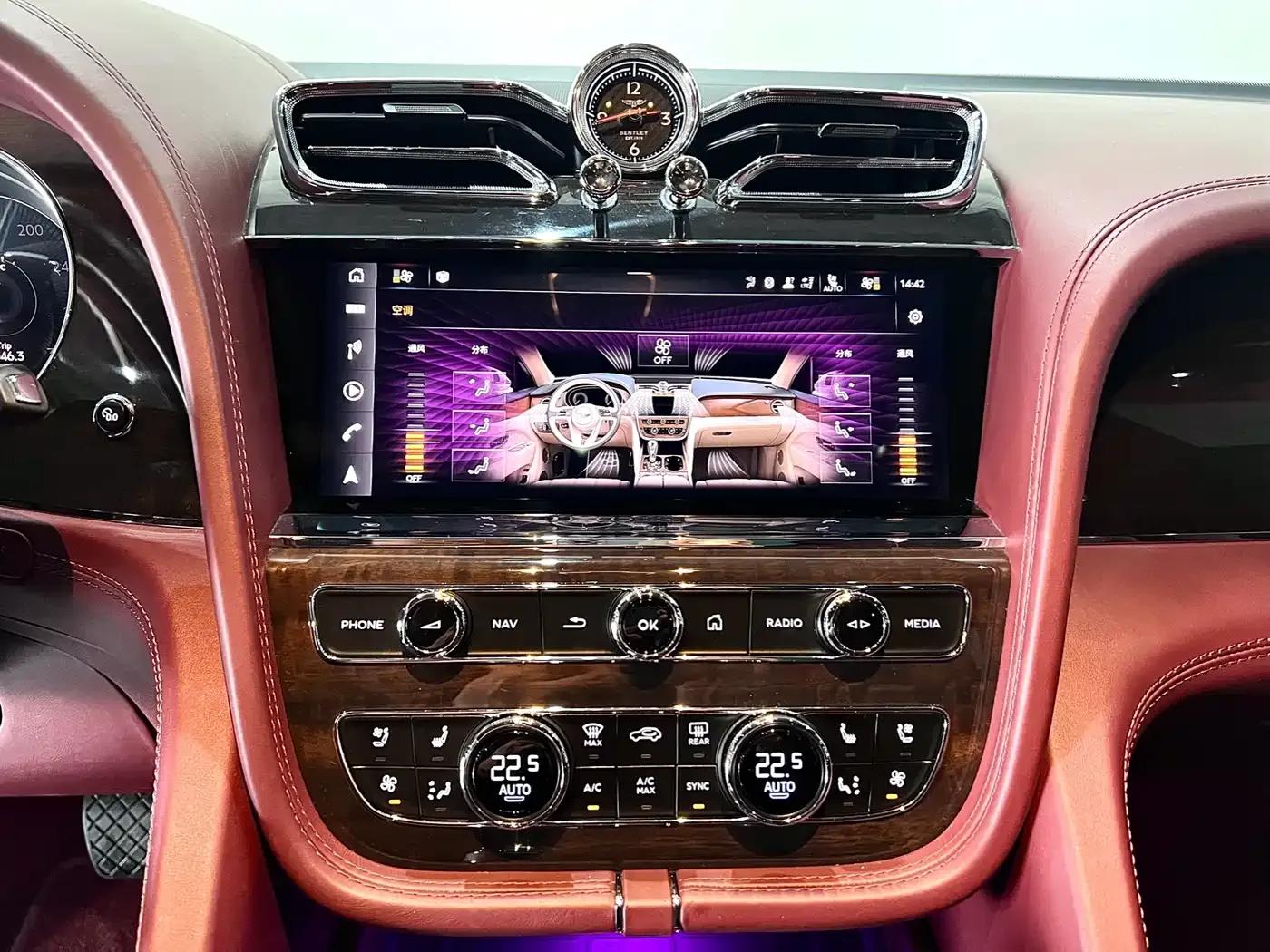 Bentayga Plug-in Hybrid 2021 3.0T PHEV — миниатюра 22