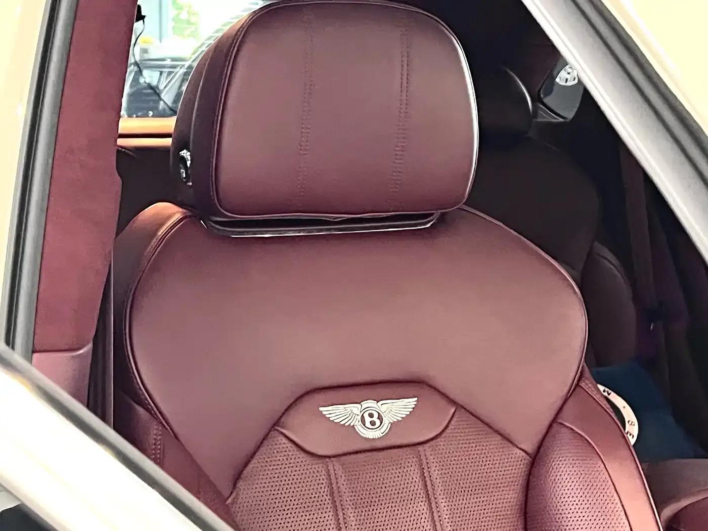 Bentayga Plug-in Hybrid 2021 3.0T PHEV — миниатюра 29