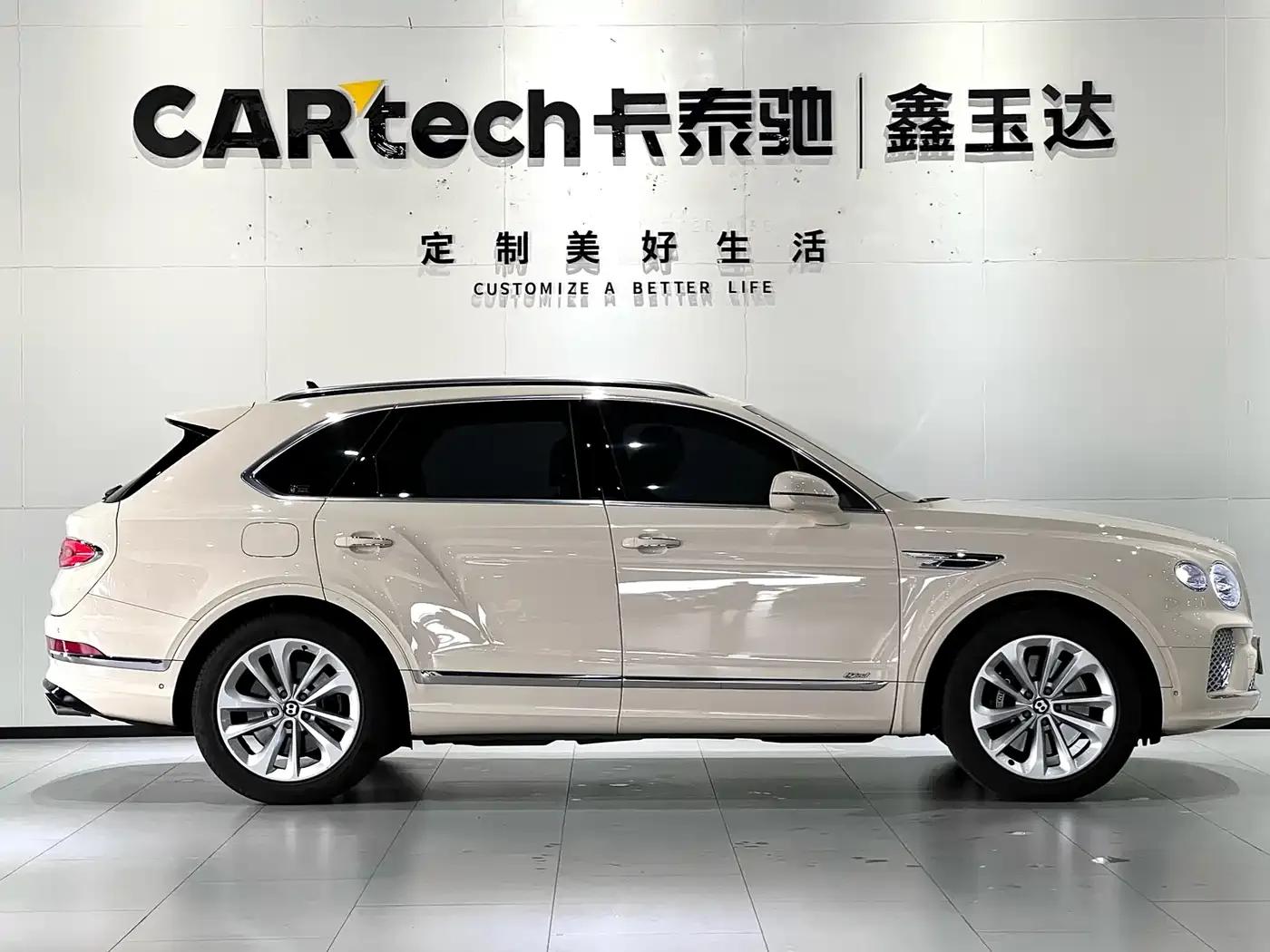 Bentayga Plug-in Hybrid 2021 3.0T PHEV — миниатюра 4