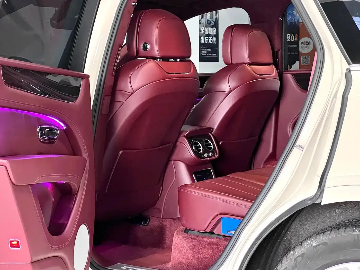 Bentayga Plug-in Hybrid 2021 3.0T PHEV — миниатюра 33