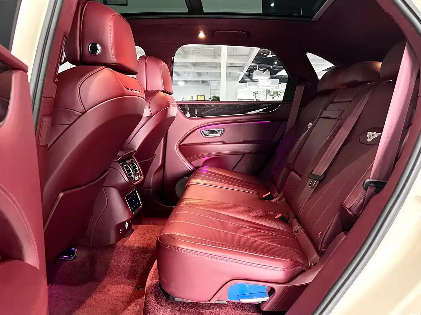 Bentayga Plug-in Hybrid 2021 3.0T PHEV — миниатюра 36