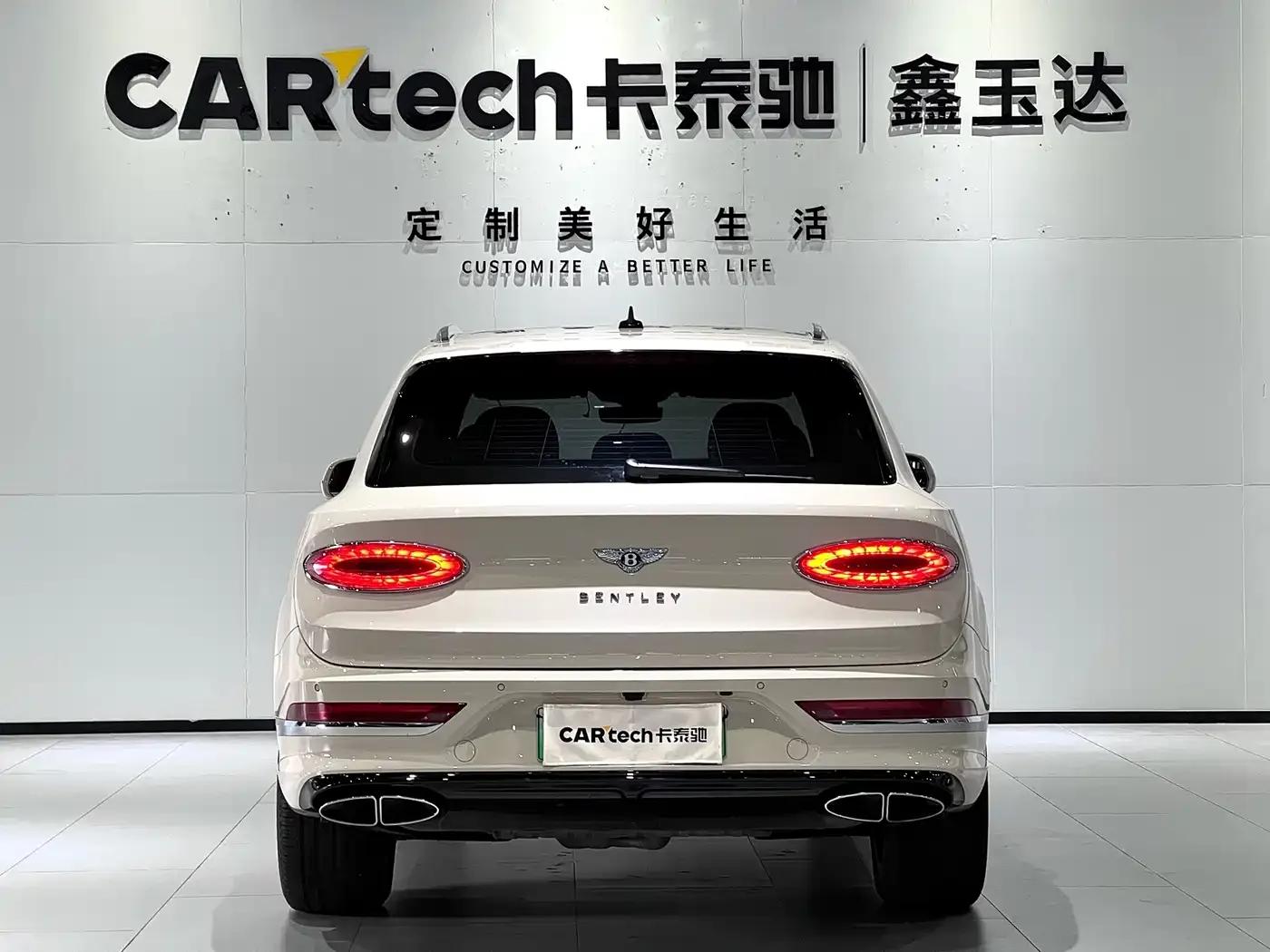 Bentayga Plug-in Hybrid 2021 3.0T PHEV — миниатюра 6