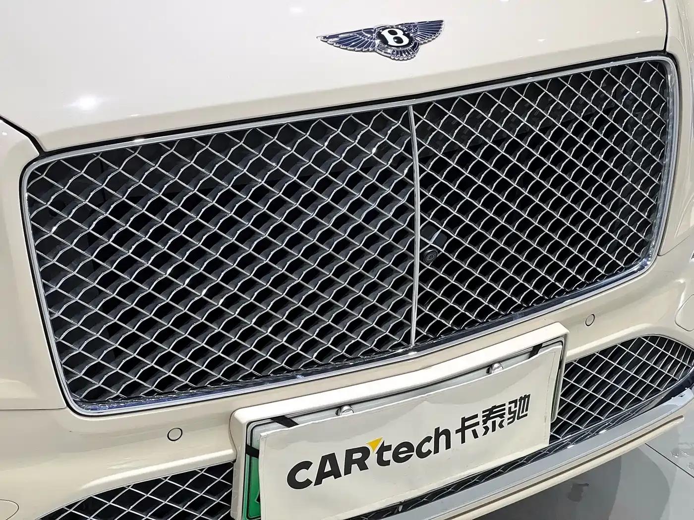 Bentayga Plug-in Hybrid 2021 3.0T PHEV — миниатюра 9