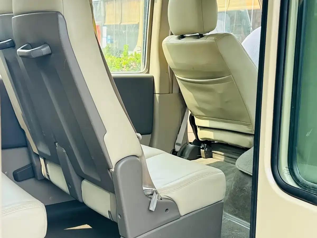 2015 Toyota Coaster 4.0L Premium GRB53L-ZEMSK 23-Seater Upgrade Version — миниатюра 23