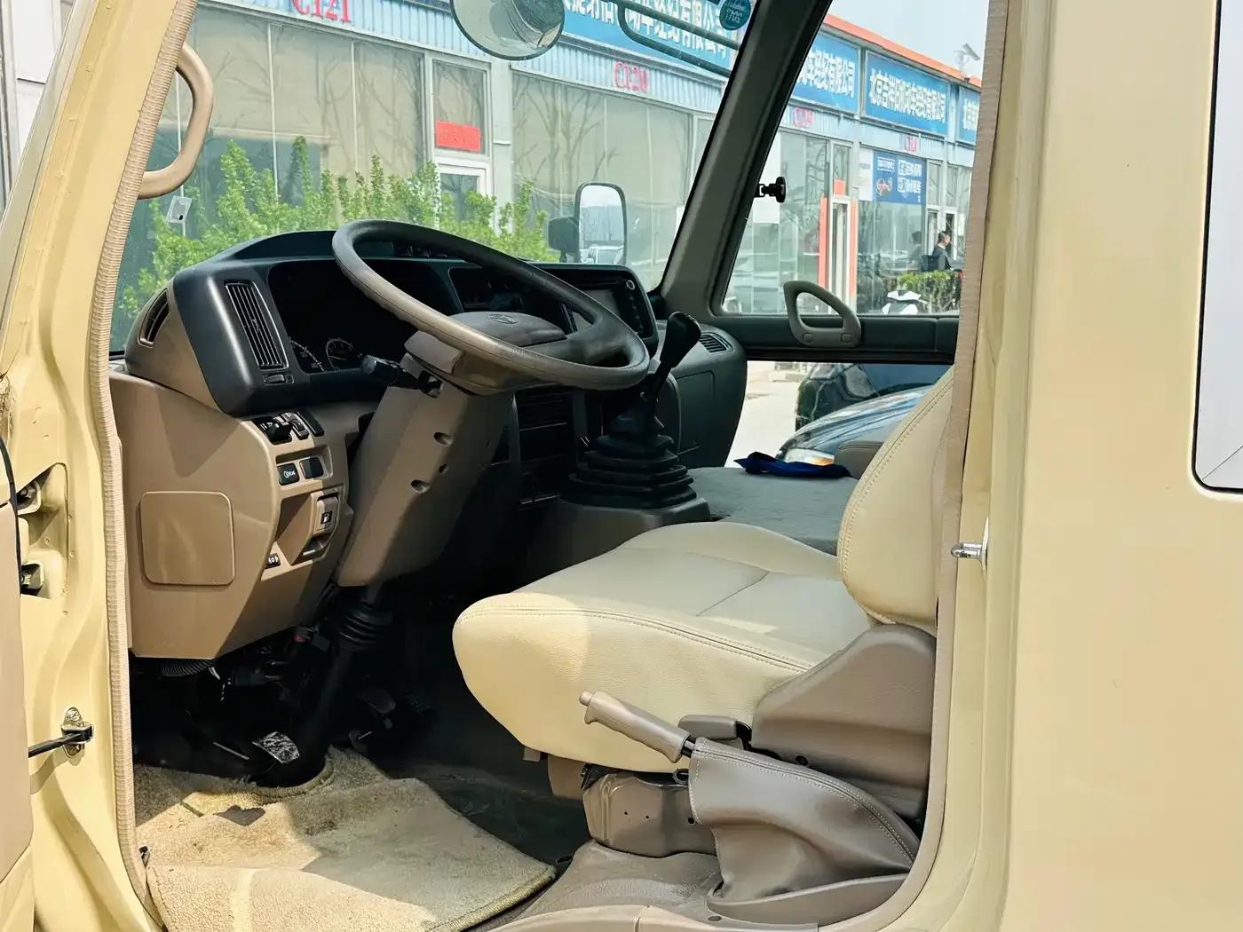 2015 Toyota Coaster 4.0L Premium GRB53L-ZEMSK 23-Seater Upgrade Version — миниатюра 6