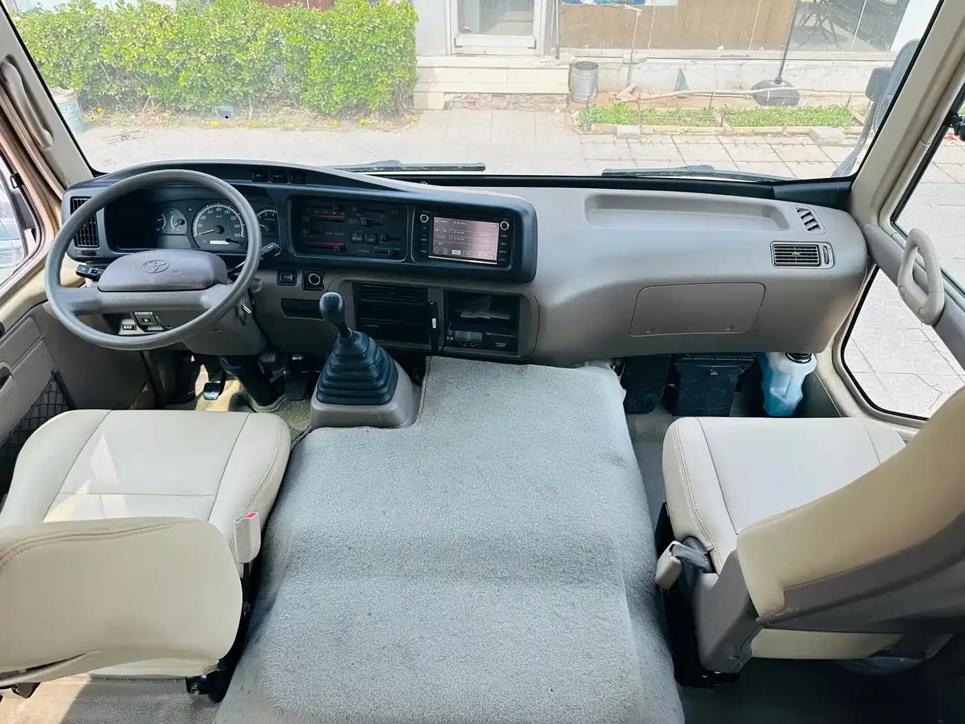 2015 Toyota Coaster 4.0L Premium GRB53L-ZEMSK 23-Seater Upgrade Version — миниатюра 7