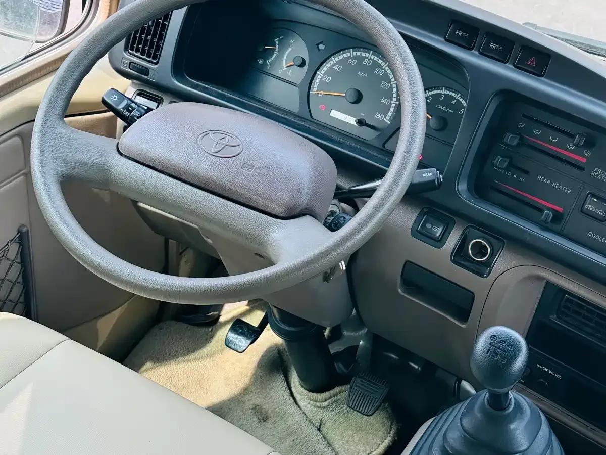 2015 Toyota Coaster 4.0L Premium GRB53L-ZEMSK 23-Seater Upgrade Version — миниатюра 8