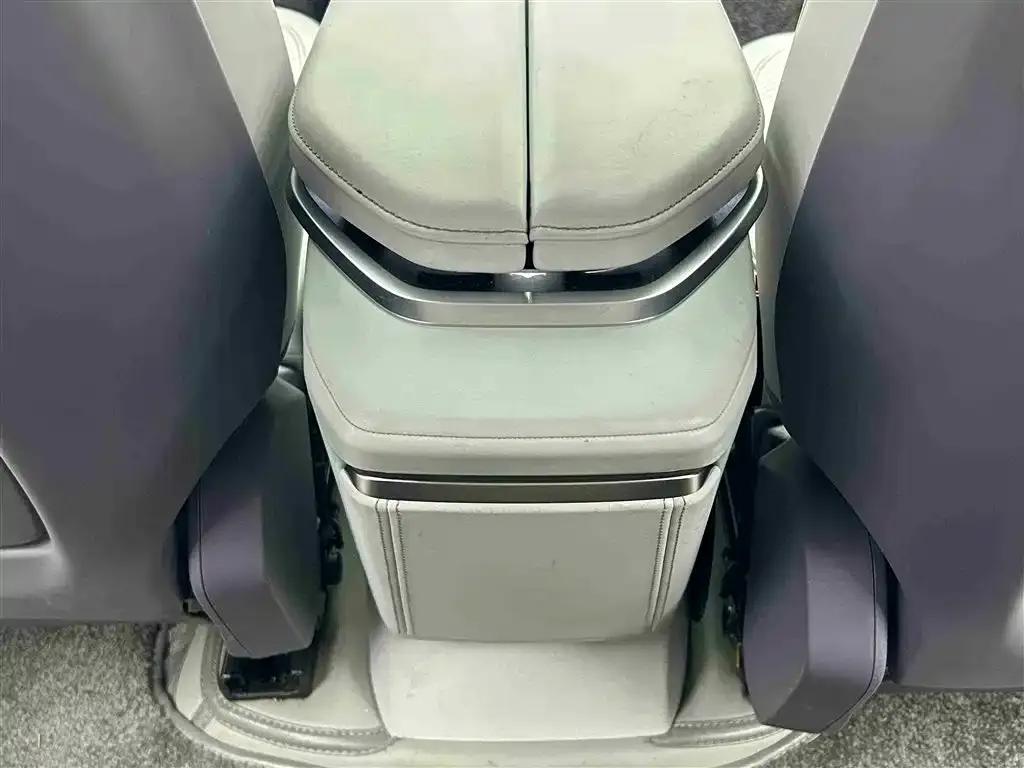 HiPhi Y 2023 560km Pioneer Edition — миниатюра 11