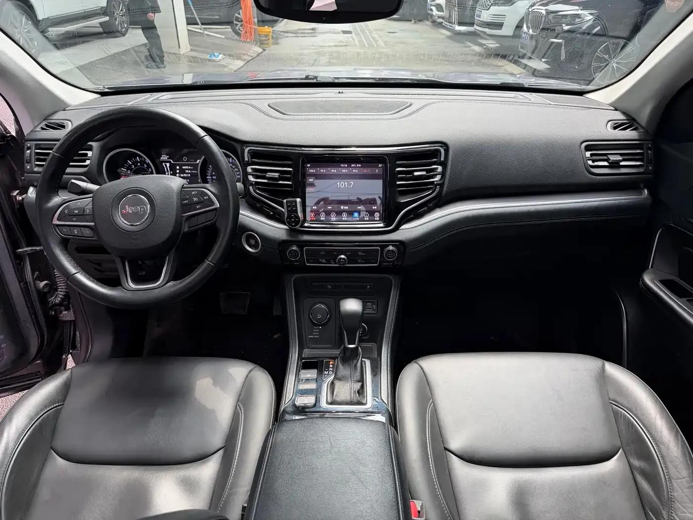 Commander 2018 2.0T 4WD Premium Edition (National V Emission Standard) — миниатюра 12