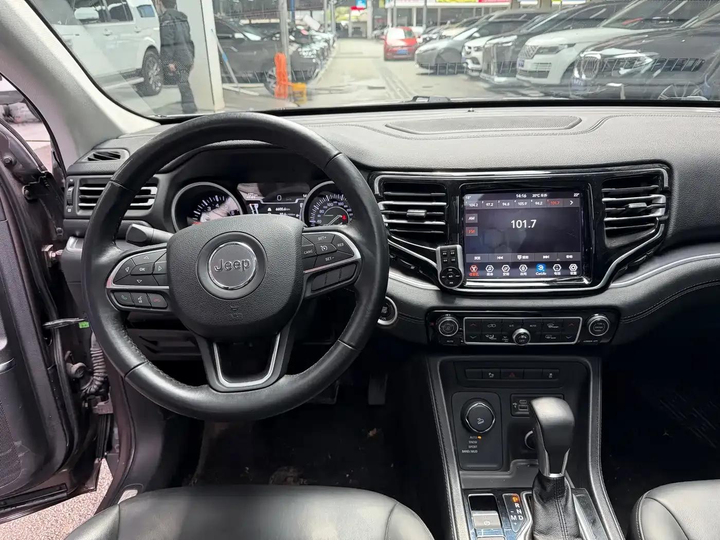 Commander 2018 2.0T 4WD Premium Edition (National V Emission Standard) — миниатюра 13