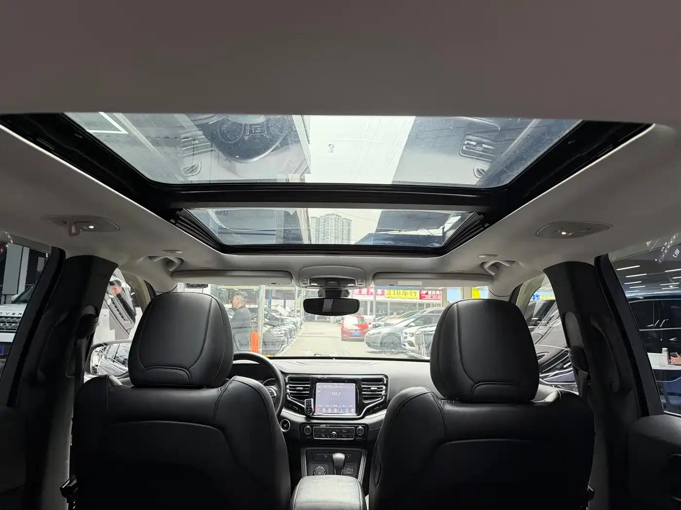 Commander 2018 2.0T 4WD Premium Edition (National V Emission Standard) — миниатюра 17