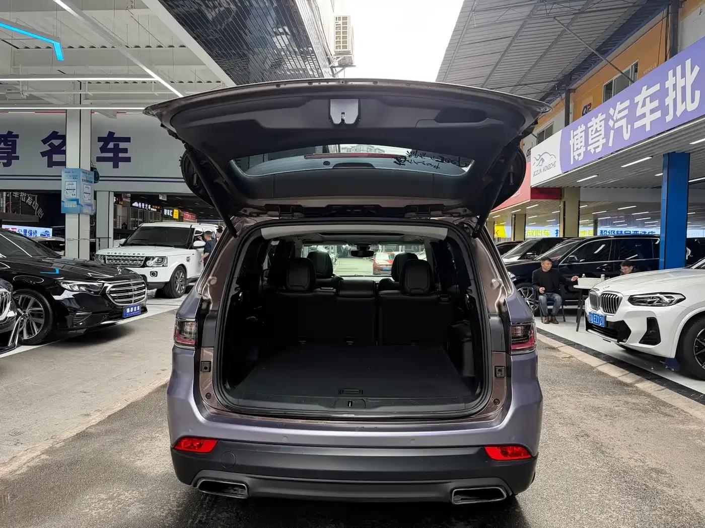 Commander 2018 2.0T 4WD Premium Edition (National V Emission Standard) — миниатюра 19