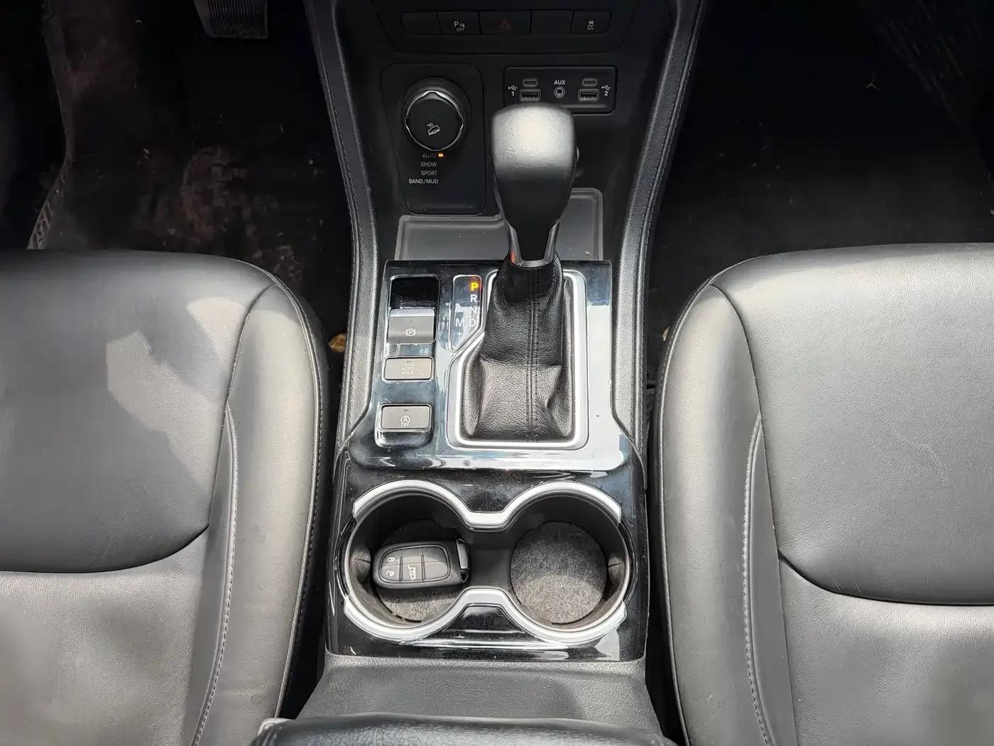 Commander 2018 2.0T 4WD Premium Edition (National V Emission Standard) — миниатюра 10