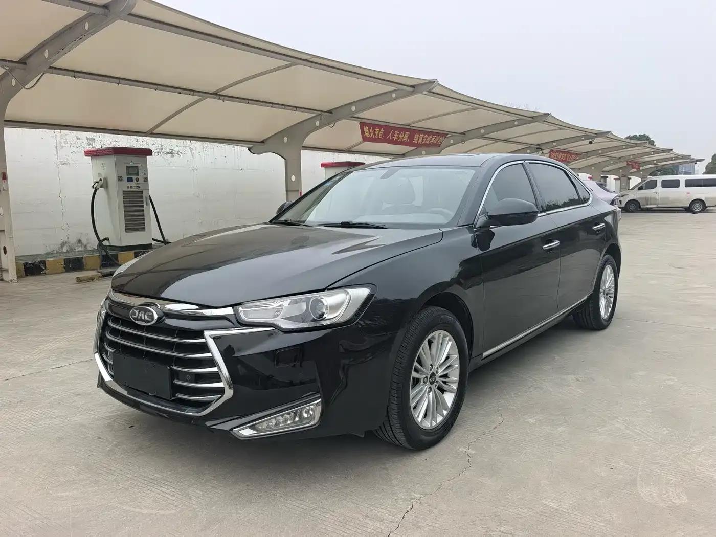 Refine A60 2017 1.5TGDI Automatic Luxury Edition — миниатюра 1
