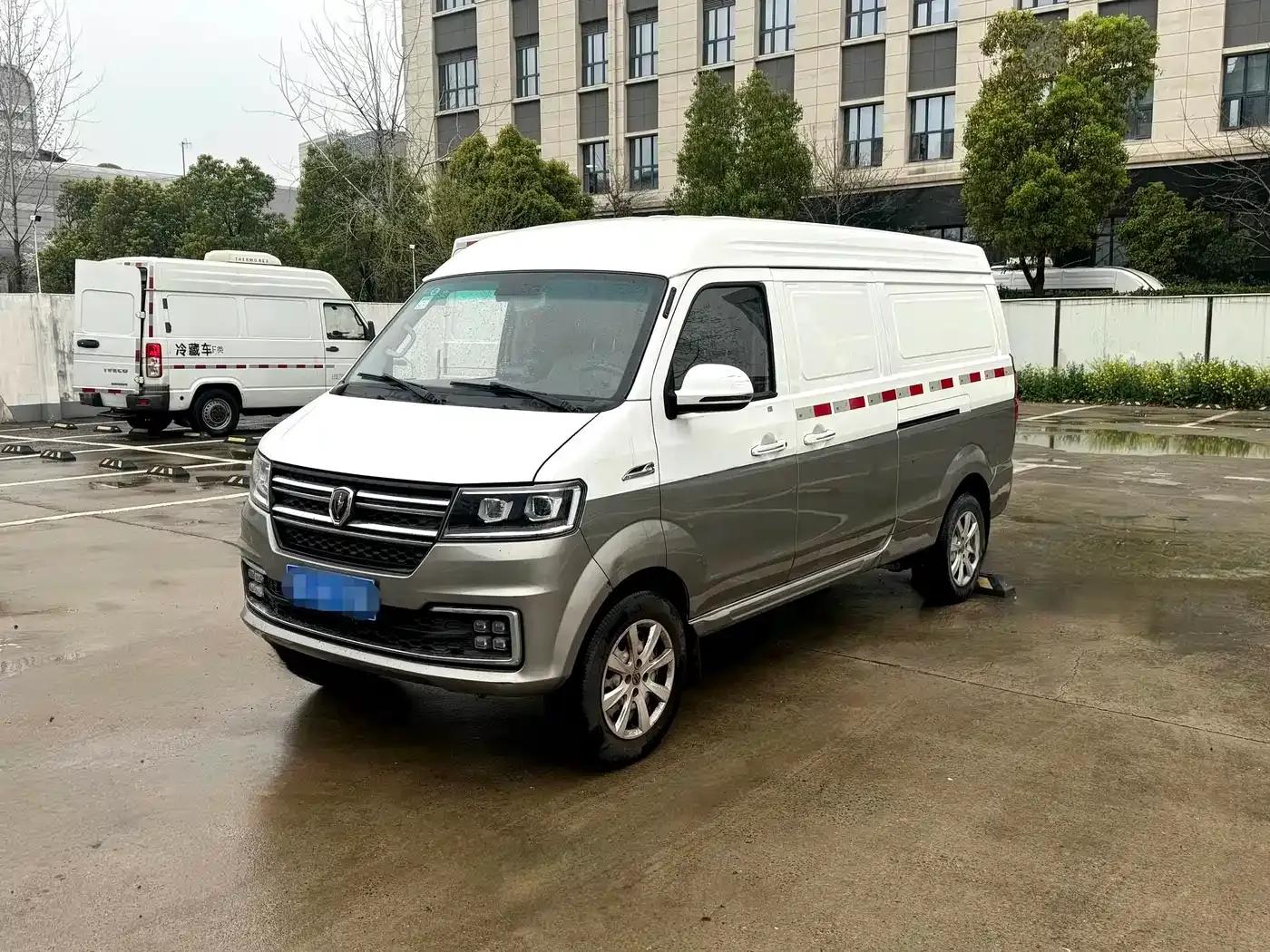New Hiace S 2023 1.6L Wealth Edition Van (2/5 Seats) with Air Conditioning SWD16M — миниатюра 1