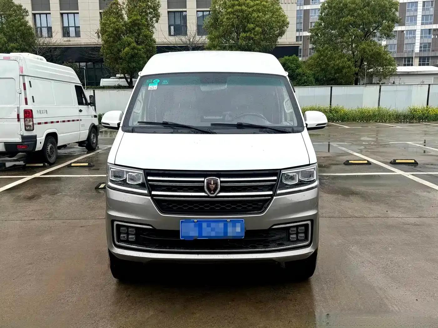New Hiace S 2023 1.6L Wealth Edition Van (2/5 Seats) with Air Conditioning SWD16M — миниатюра 2
