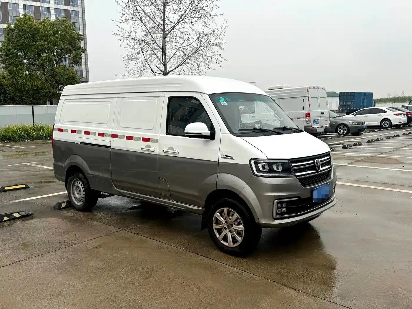 New Hiace S 2023 1.6L Wealth Edition Van (2/5 Seats) with Air Conditioning SWD16M — миниатюра 3