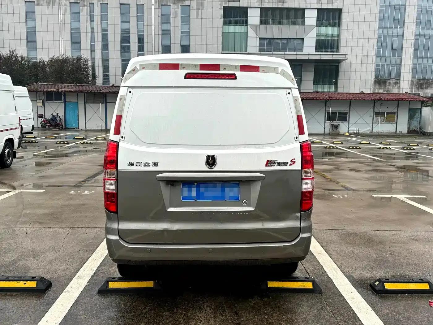 New Hiace S 2023 1.6L Wealth Edition Van (2/5 Seats) with Air Conditioning SWD16M — миниатюра 5