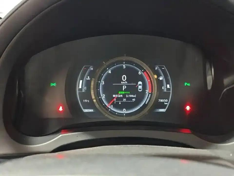 Lexus RC 2016 200t F SPORT Edition — миниатюра 4