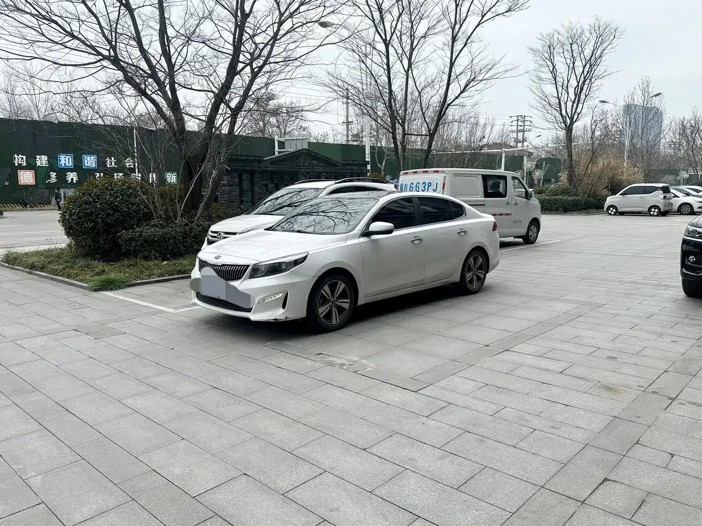 K5 2017 1.8L Automatic GLS — миниатюра 1
