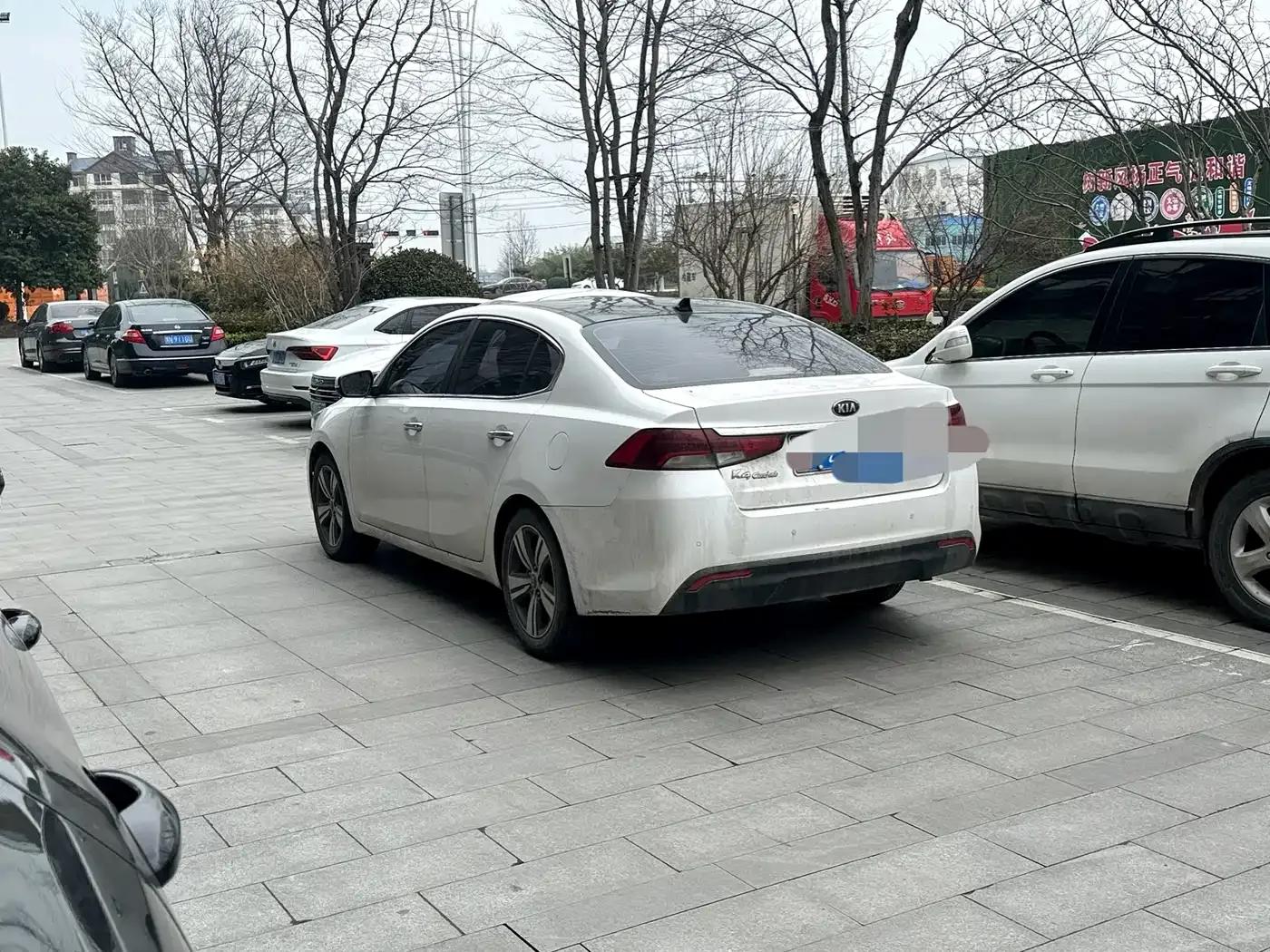 K5 2017 1.8L Automatic GLS — миниатюра 4