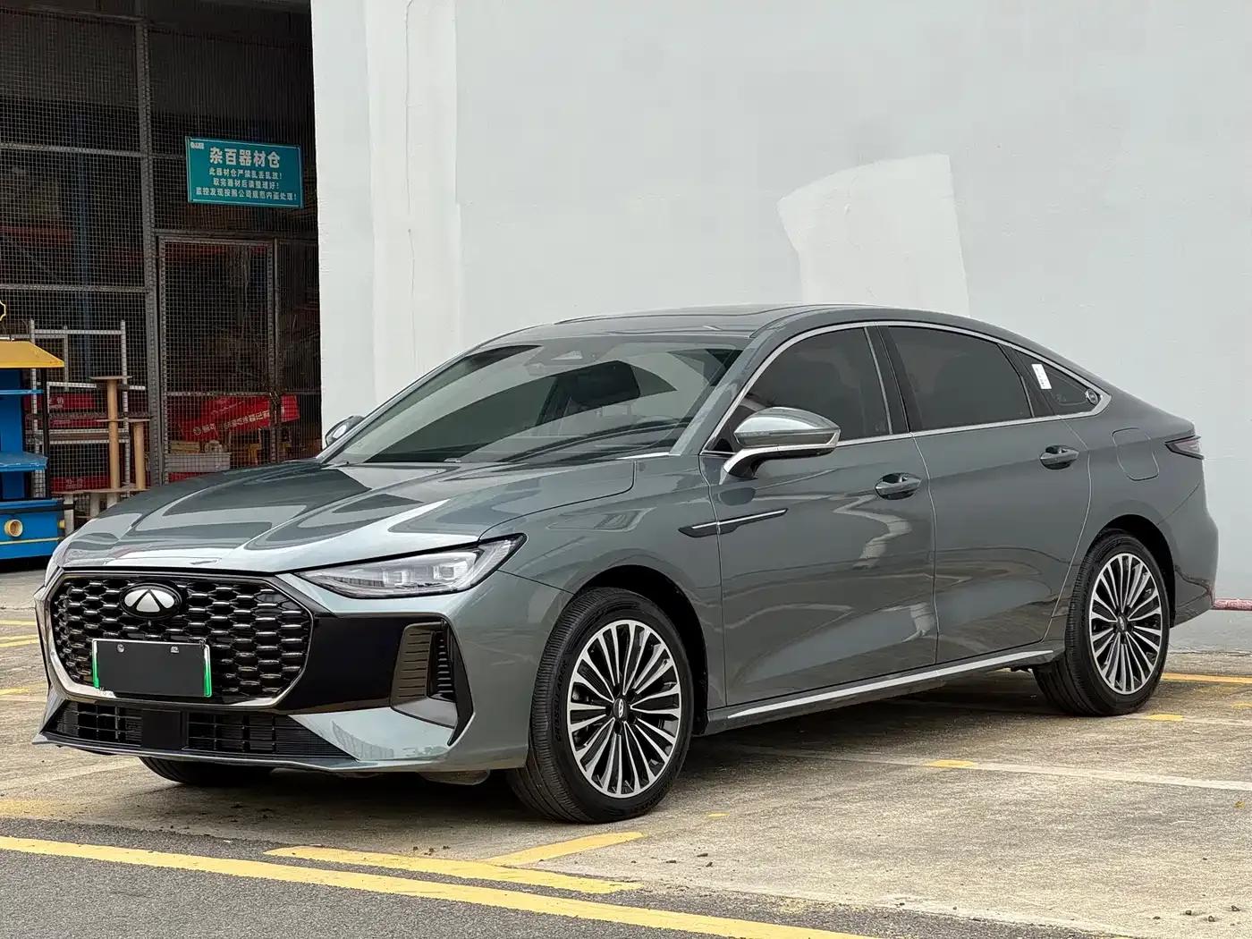 Fengyun A8L 2025 1.5TGDI 145km Luxury Edition — миниатюра 1