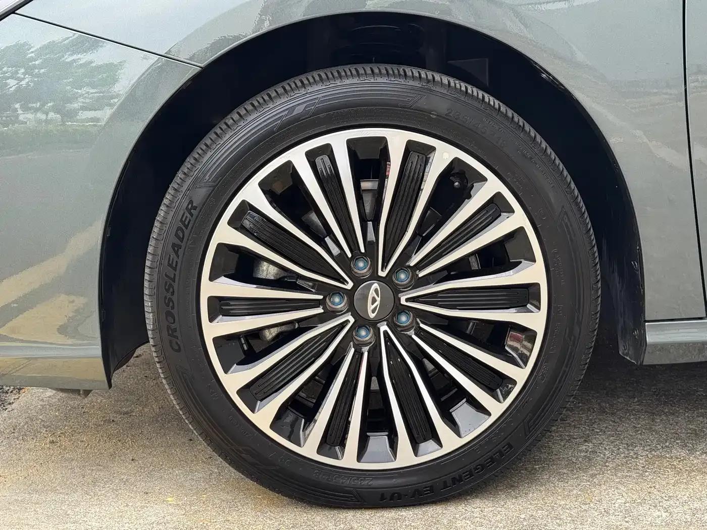 Fengyun A8L 2025 1.5TGDI 145km Luxury Edition — миниатюра 11