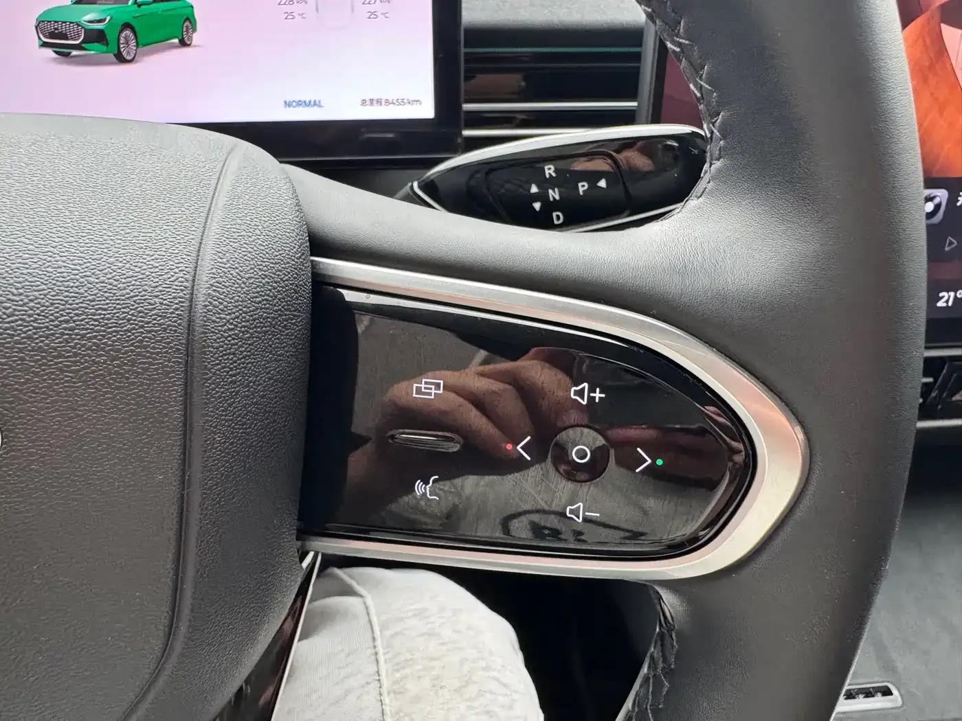 Fengyun A8L 2025 1.5TGDI 145km Luxury Edition — миниатюра 20