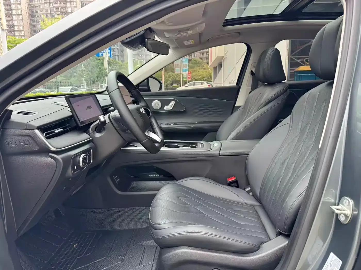 Fengyun A8L 2025 1.5TGDI 145km Luxury Edition — миниатюра 24