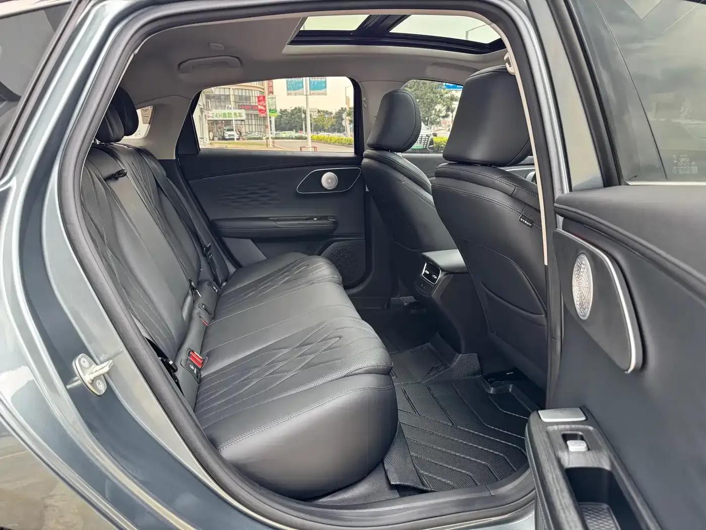 Fengyun A8L 2025 1.5TGDI 145km Luxury Edition — миниатюра 27