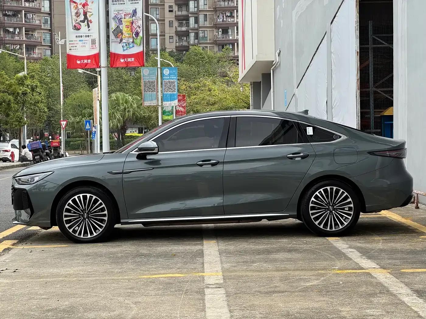 Fengyun A8L 2025 1.5TGDI 145km Luxury Edition — миниатюра 4