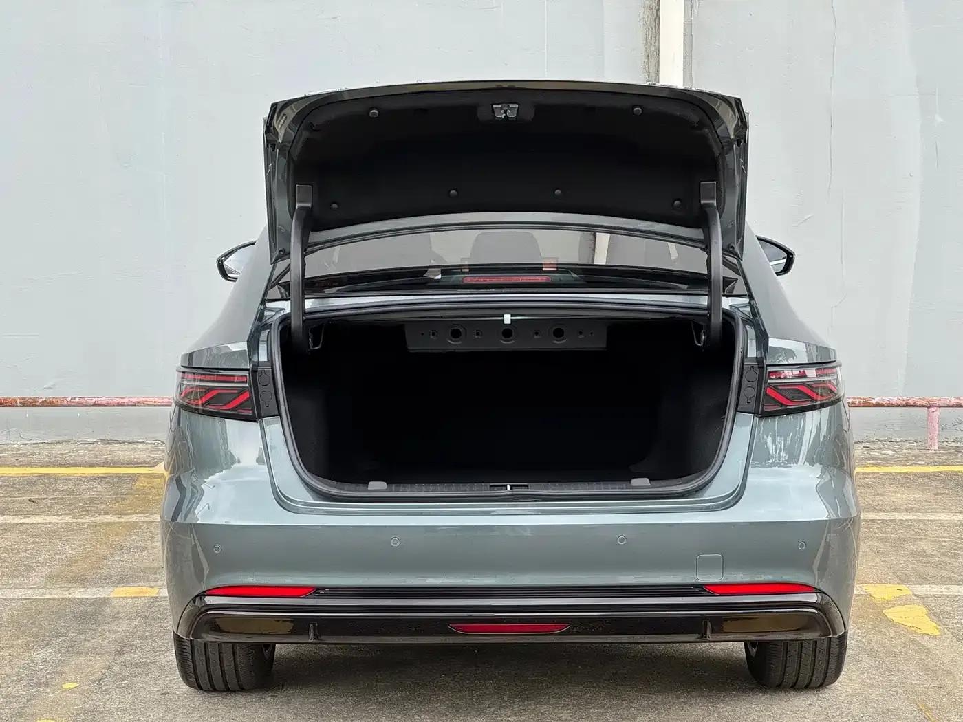 Fengyun A8L 2025 1.5TGDI 145km Luxury Edition — миниатюра 9