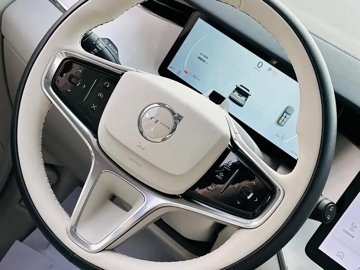 Volvo EM90 2025 Ultra 6-seater — миниатюра 23