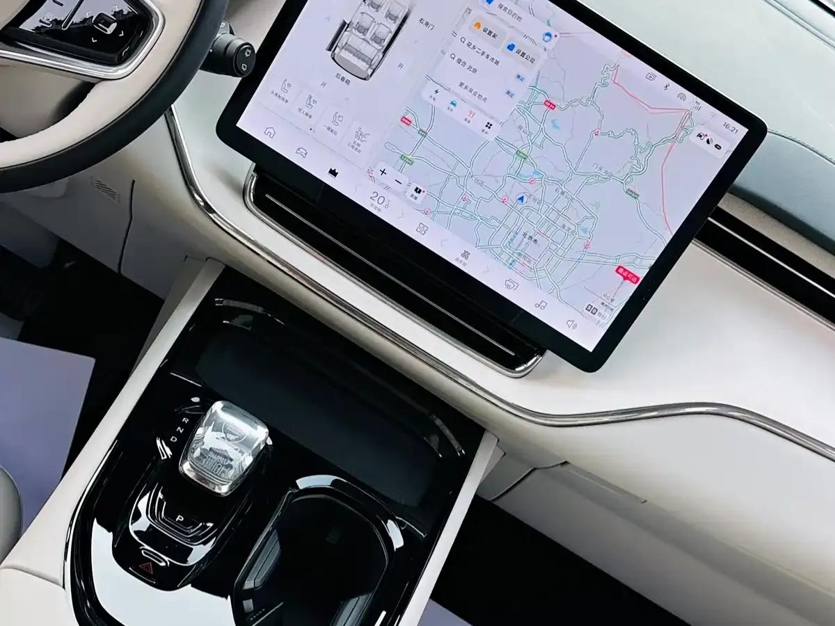 Volvo EM90 2025 Ultra 6-seater — миниатюра 25