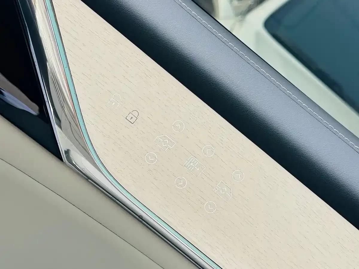 Volvo EM90 2025 Ultra 6-seater — миниатюра 27