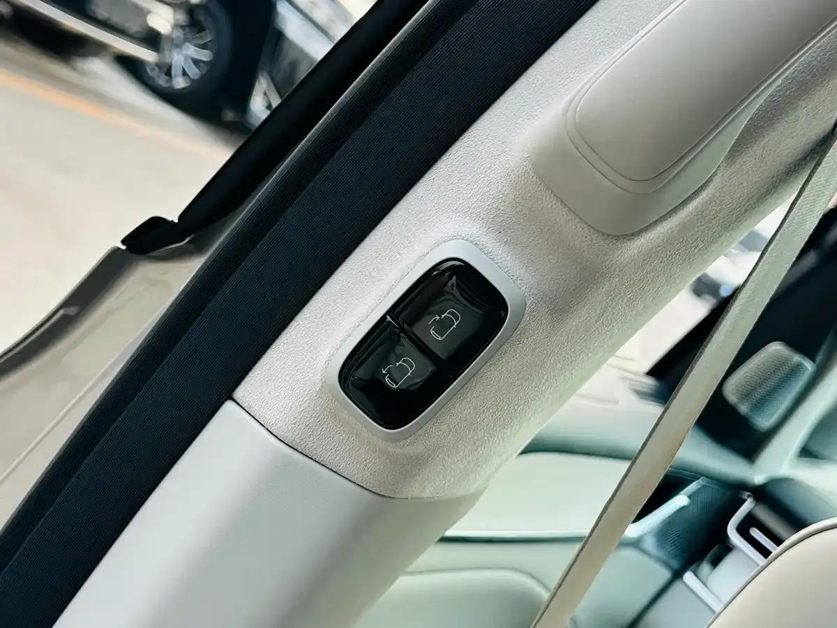 Volvo EM90 2025 Ultra 6-seater — миниатюра 29