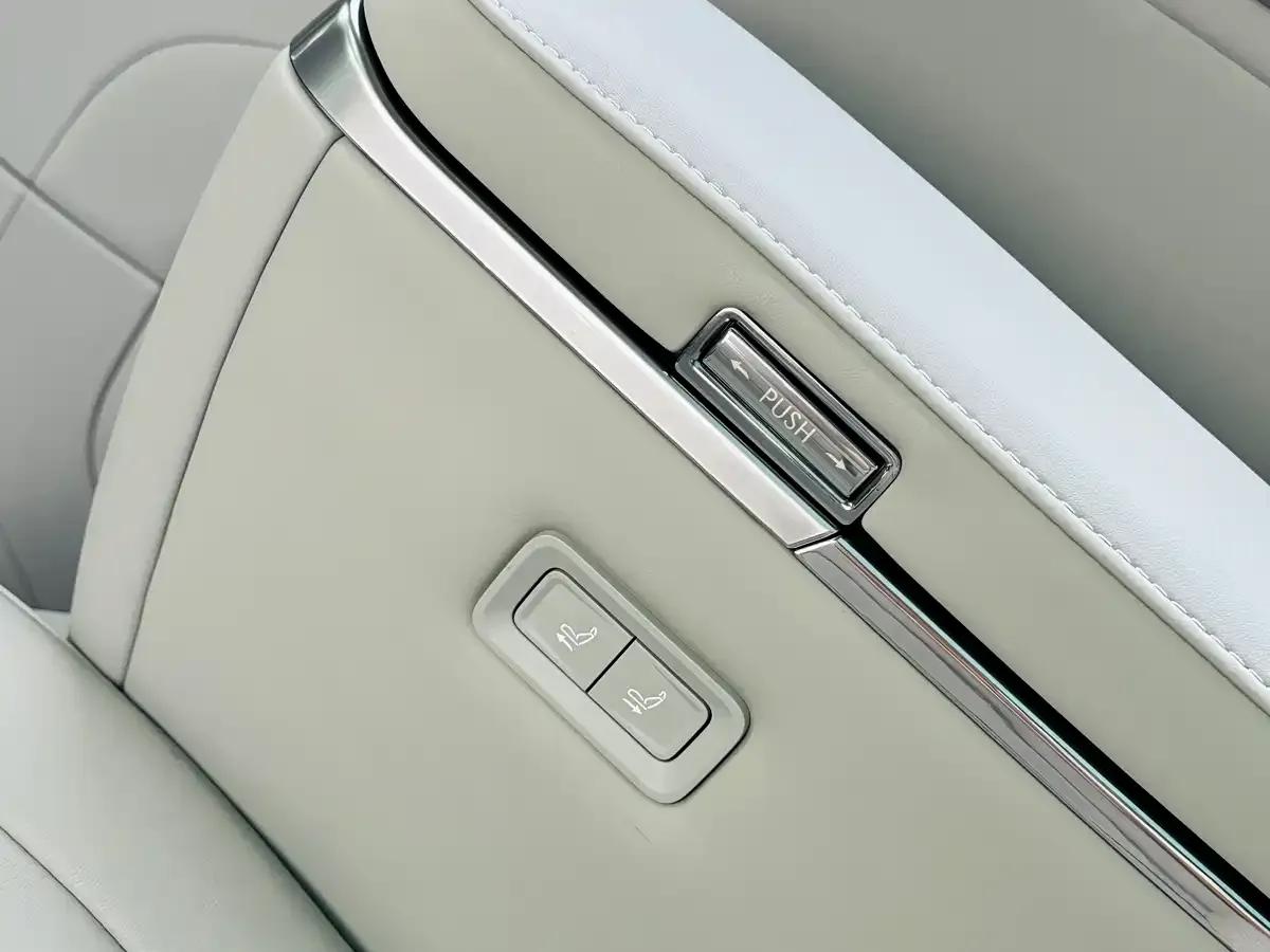 Volvo EM90 2025 Ultra 6-seater — миниатюра 30