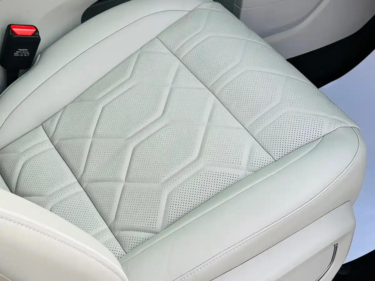 Volvo EM90 2025 Ultra 6-seater — миниатюра 36