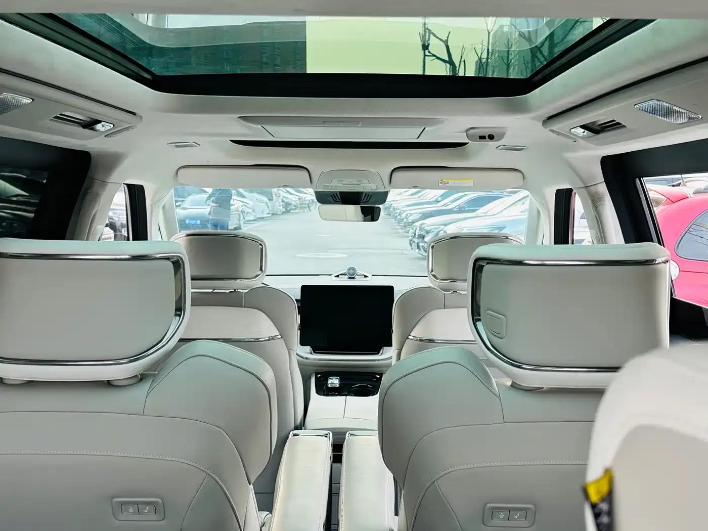 Volvo EM90 2025 Ultra 6-seater — миниатюра 41