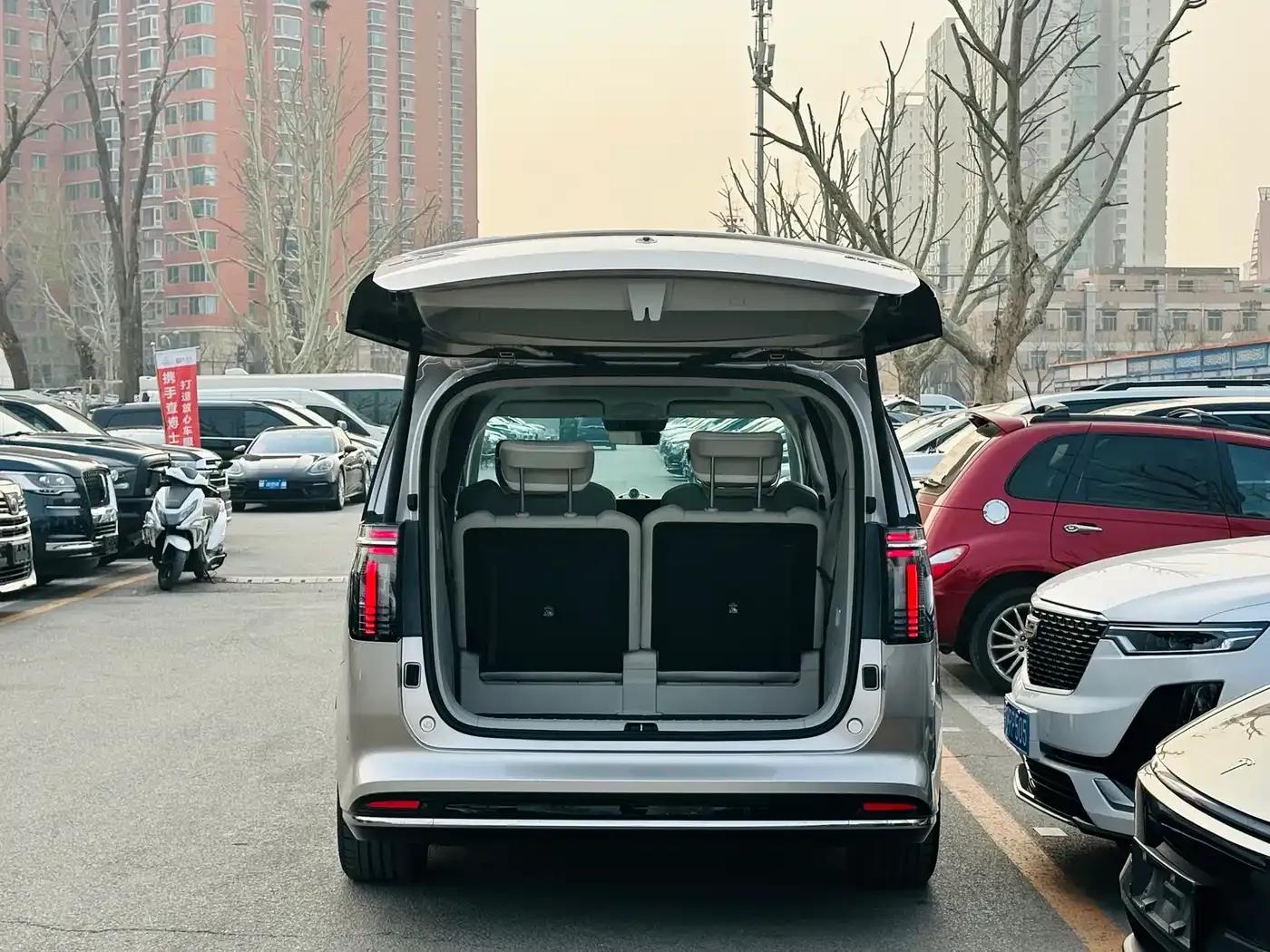 Volvo EM90 2025 Ultra 6-seater — миниатюра 46