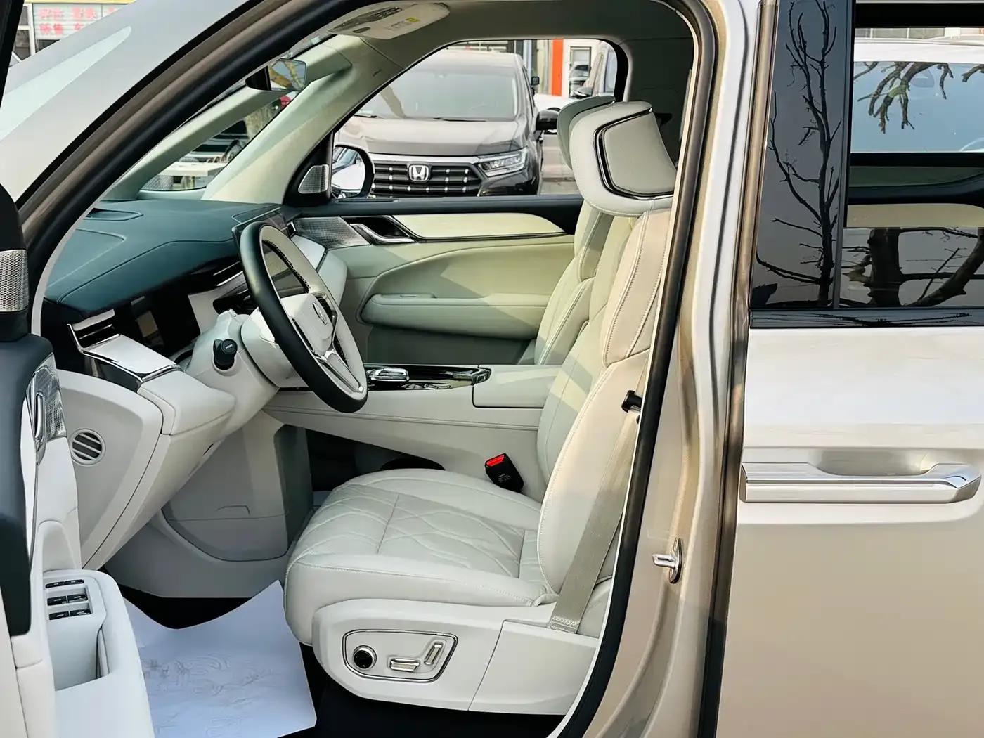 Volvo EM90 2025 Ultra 6-seater — миниатюра 7