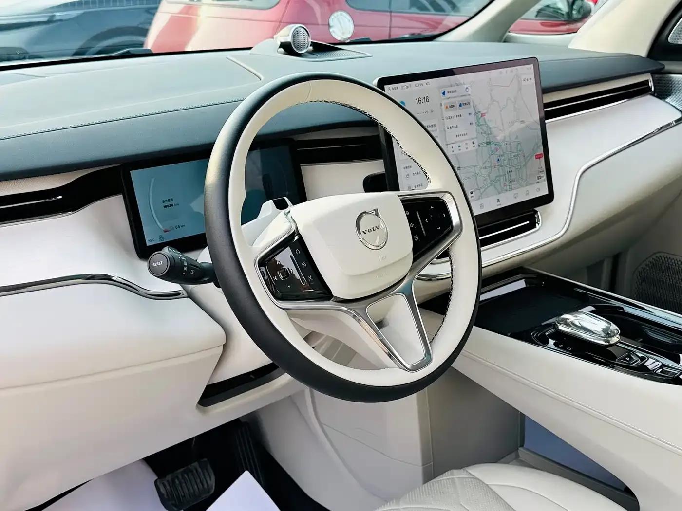 Volvo EM90 2025 Ultra 6-seater — миниатюра 8