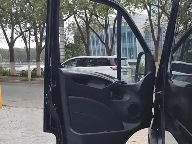 Iveco Daily 2021 2.0T Manual Super Rui Long Wheelbase Short Overhang High Roof Side Sliding Door F1A — миниатюра 11