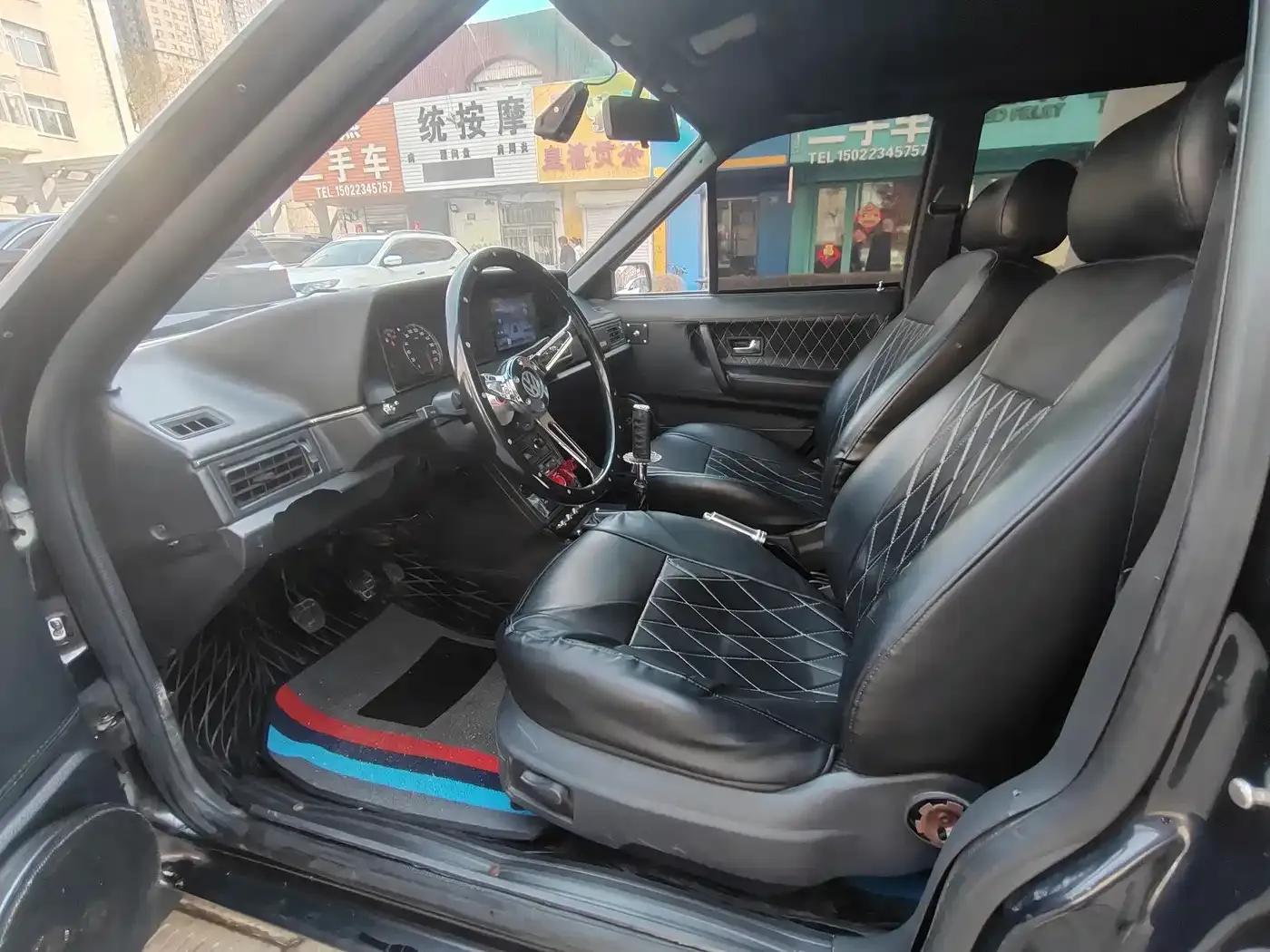 Santana Classic 2009 Model 1.8 Manual — миниатюра 6