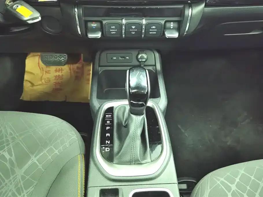 Dongfeng Fengshen AX4 2020 200T DCT Luxury Edition — миниатюра 16